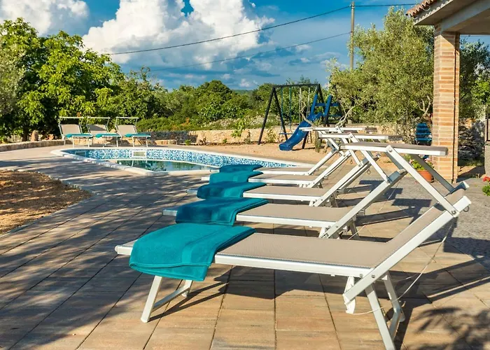 Country St Anton Malinska